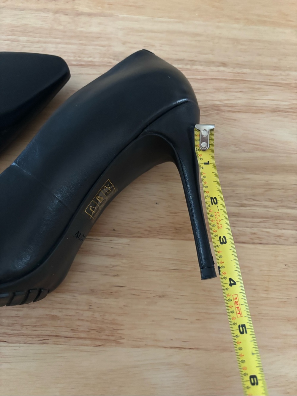 Aldo Durbell Black Pointed Stiletto Pumps - Picture 6 of 6